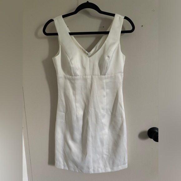 BCBG Max Azria Ivory Sheath Wedding Cocktail Dress Size XS - Picture 2 of 14